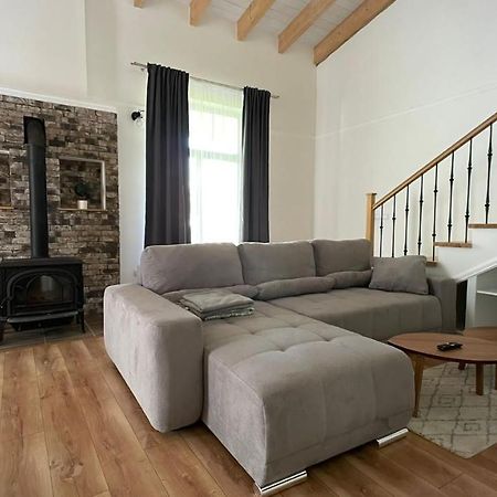 Вилла Apartmanovy Dom S Virivkou, Pod Secnom, Liptovsky Jan Липтовски-Микулаш Экстерьер фото