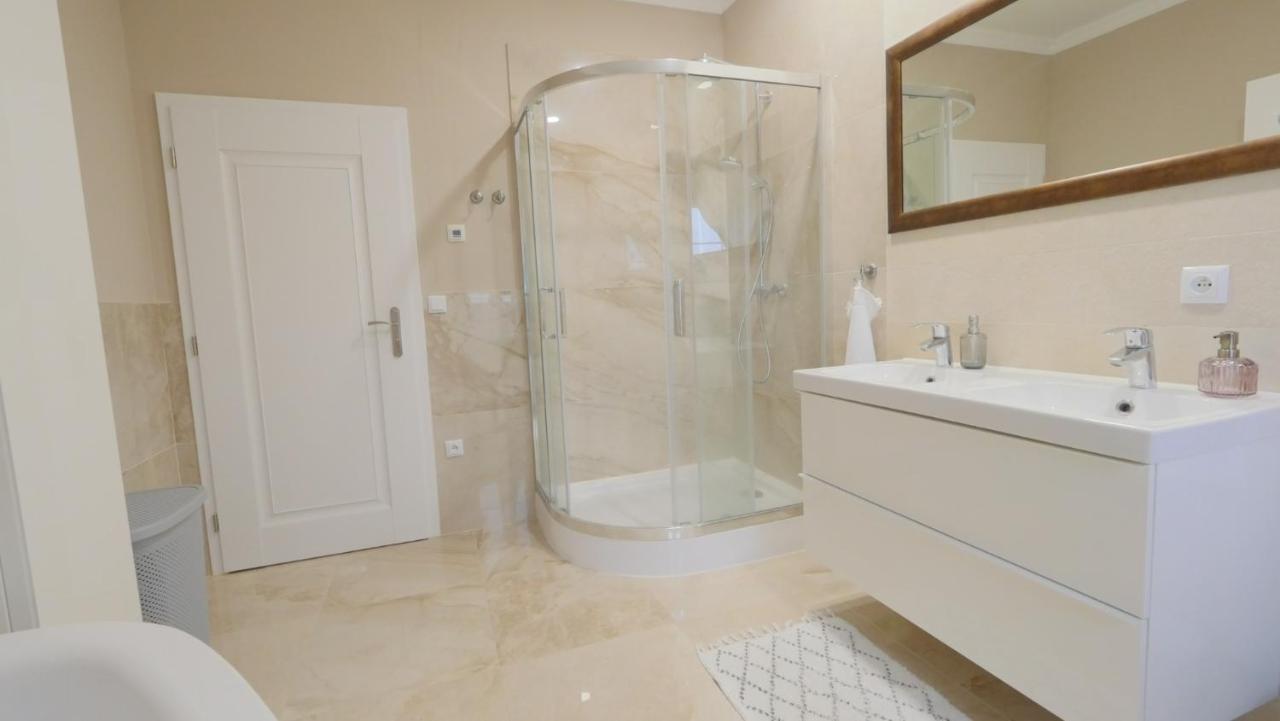 Вилла Apartmanovy Dom S Virivkou, Pod Secnom, Liptovsky Jan Липтовски-Микулаш Экстерьер фото
