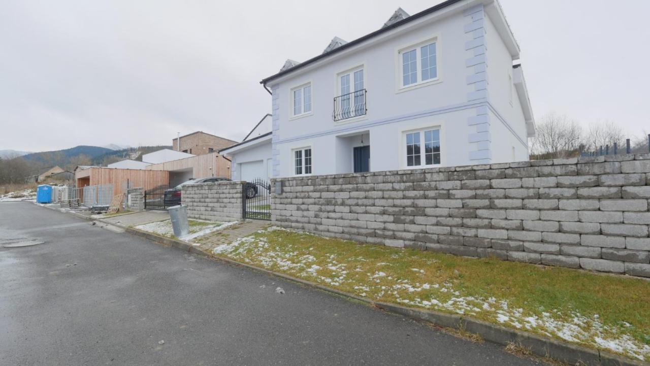 Вилла Apartmanovy Dom S Virivkou, Pod Secnom, Liptovsky Jan Липтовски-Микулаш Экстерьер фото