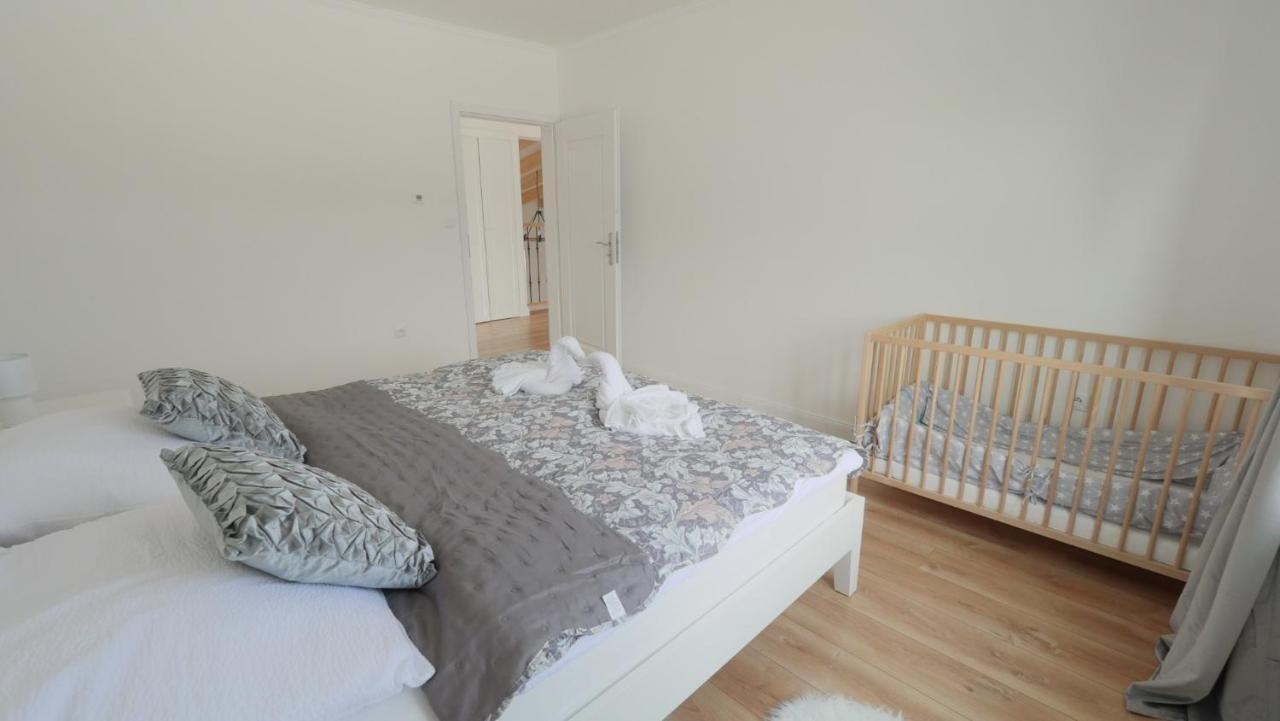 Вилла Apartmanovy Dom S Virivkou, Pod Secnom, Liptovsky Jan Липтовски-Микулаш Экстерьер фото