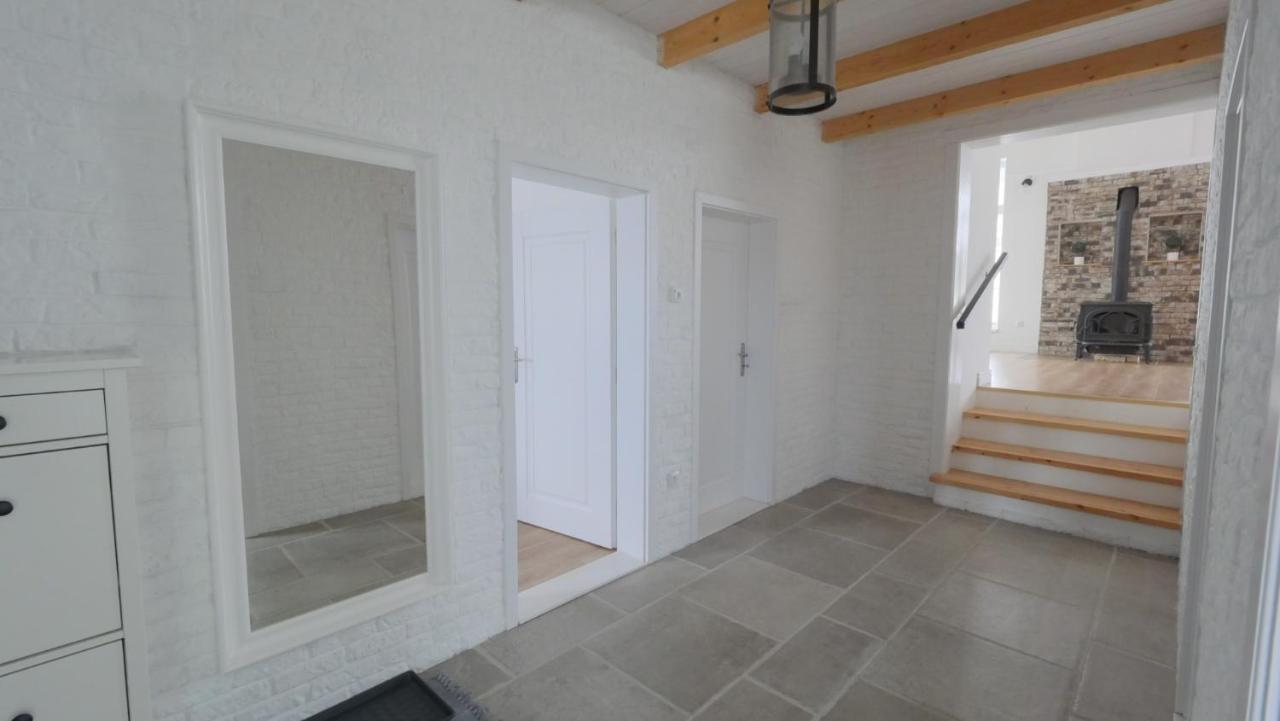 Вилла Apartmanovy Dom S Virivkou, Pod Secnom, Liptovsky Jan Липтовски-Микулаш Экстерьер фото