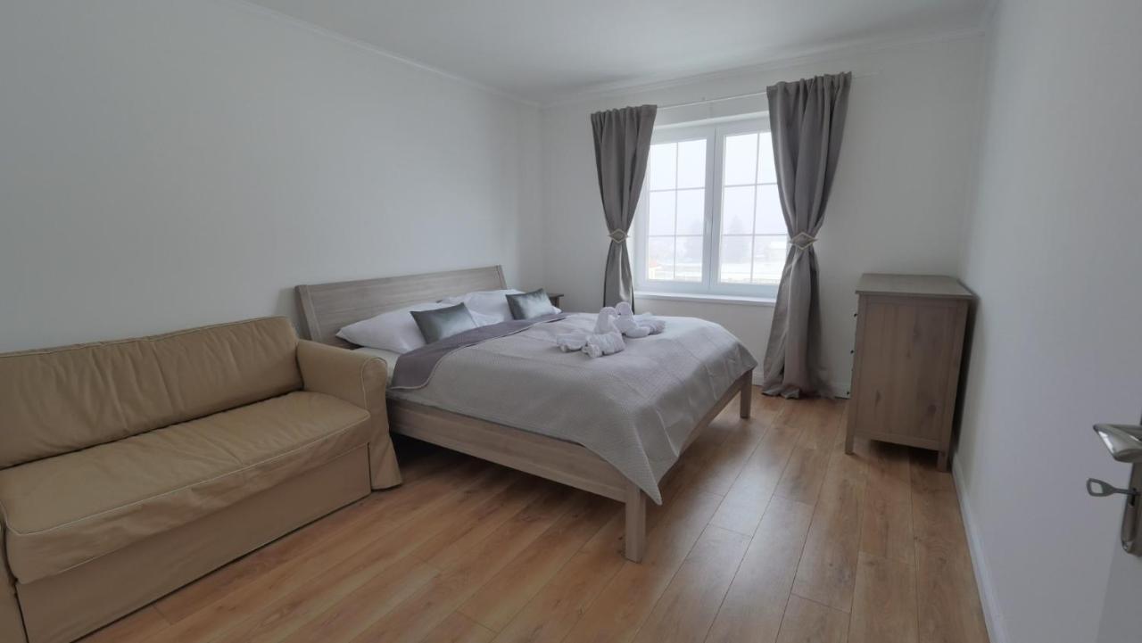 Вилла Apartmanovy Dom S Virivkou, Pod Secnom, Liptovsky Jan Липтовски-Микулаш Экстерьер фото