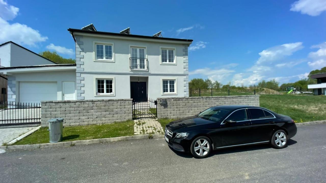 Вилла Apartmanovy Dom S Virivkou, Pod Secnom, Liptovsky Jan Липтовски-Микулаш Экстерьер фото